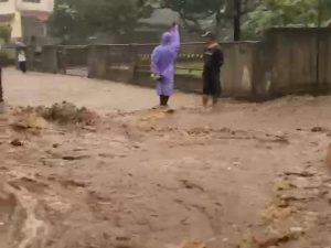 Banjir Di Kecamatan Taman Sari Diduga Karena Adanya Pembangunan Besar -Besaran Diwilayah Gunung Salak