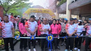 Polda Jabar Gelar Jalan Santai dan Hiburan Meriah dalam Rangka Memperingati Hari Bhayangkara Ke-79